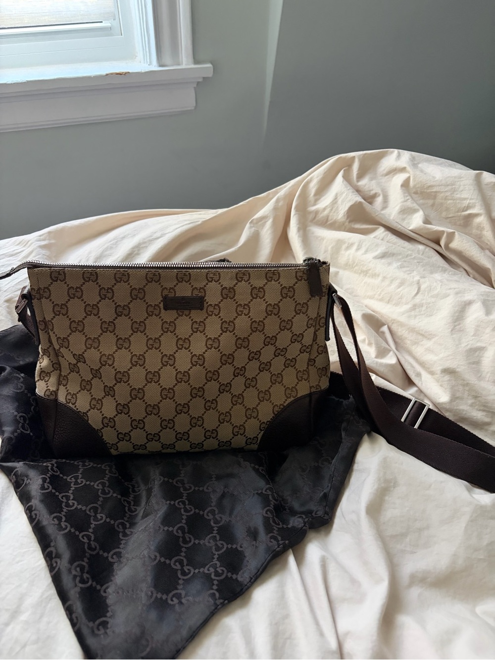 Gucci Brown Beige GG Supreme Messenger Bag